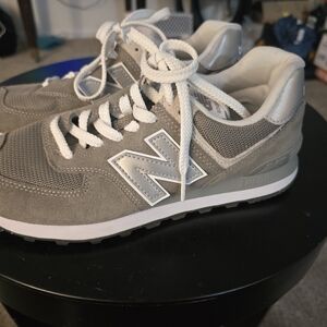 New Balance Gray Sneakers 9 In Womns 7.5 In Mens